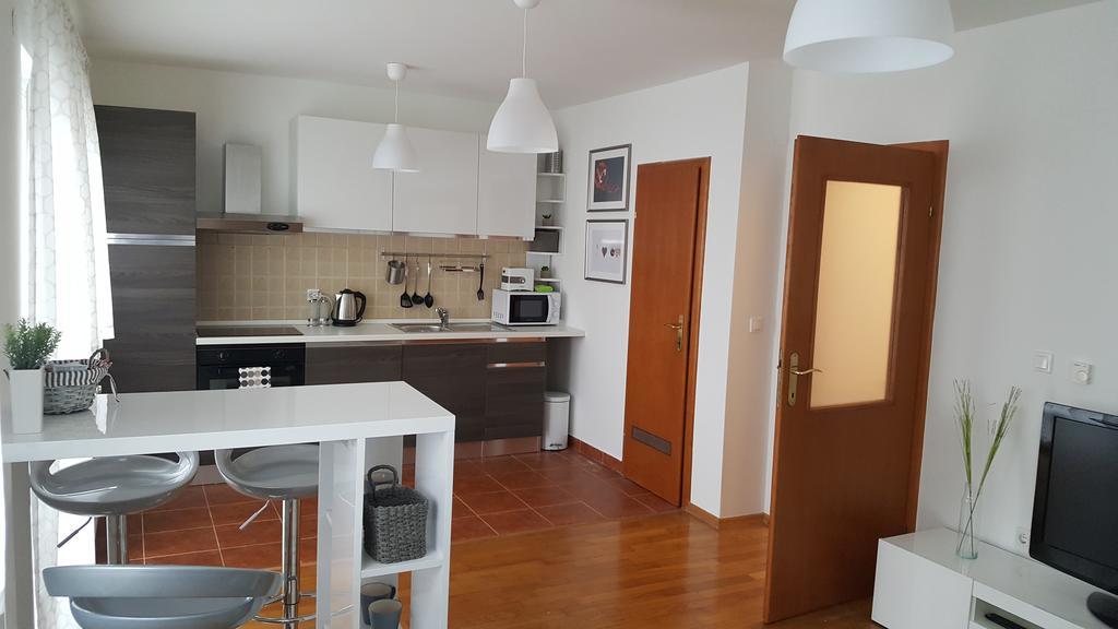 Apartment Roko Осиек Екстериор снимка